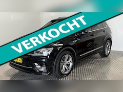 Volkswagen Tiguan - 1.5 TSI R-Line Business Nederlndse auto navigatie panoramadak parkeersensoren virtuele coc