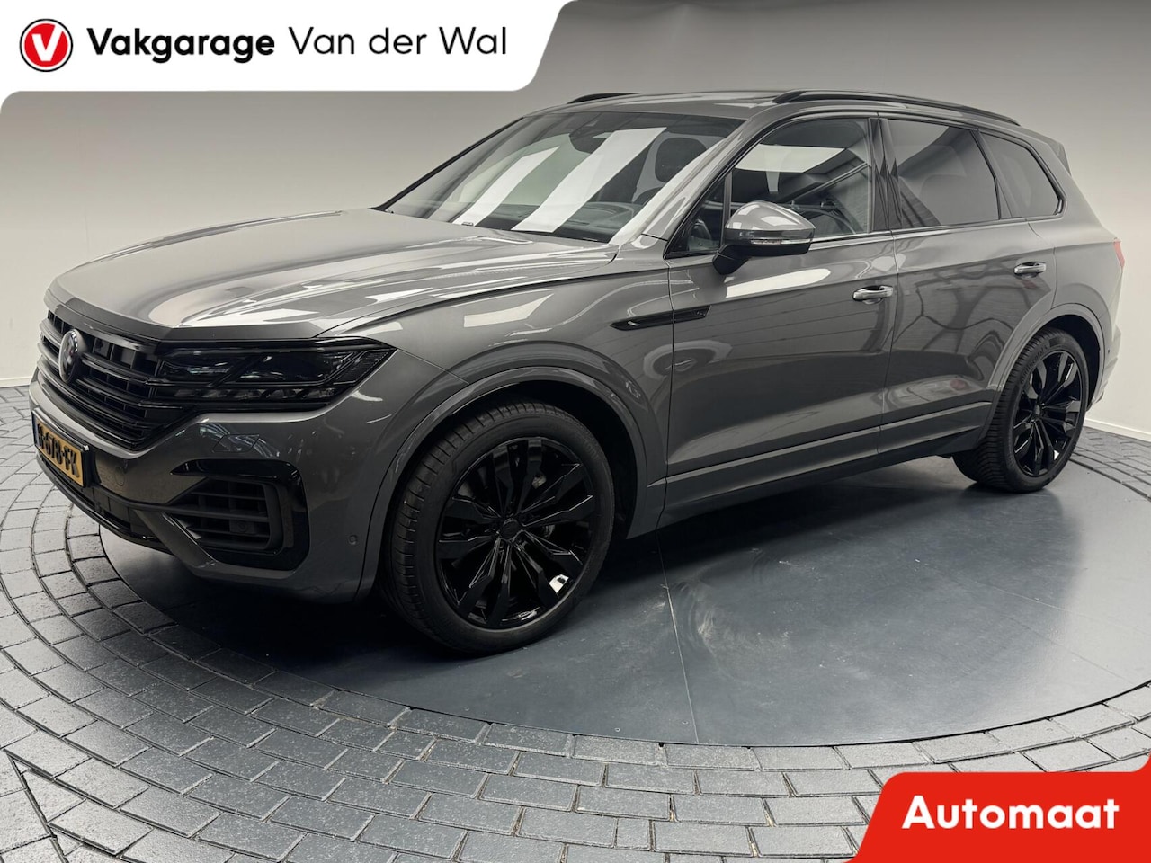 Volkswagen Touareg - 3.0 TSi DSG R-Line 4Motion Navigatie-Pano-Elektr.Trekhaak-Achterasbesturing-Adapt.Cr.Contr - AutoWereld.nl