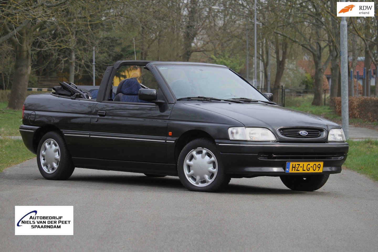 Ford Escort Cabrio - 1.6 CLX / Unieke auto / Laatste 16 jaar binnen gestaan! / Origineel Nederlandse Escort - AutoWereld.nl