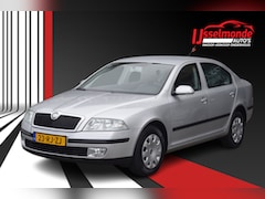 Skoda Octavia - 2.0 FSI Ambiente AUTOMAAT 125.077 KM NAVI