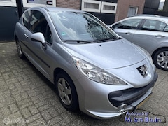 Peugeot 207 - 1.4 VTi XR