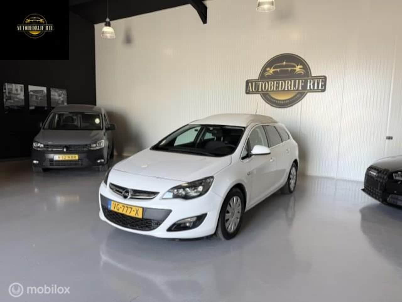 Opel Astra Sports Tourer - 1.7 CDTi ecoFLEX Edition voljaarAPK - AutoWereld.nl