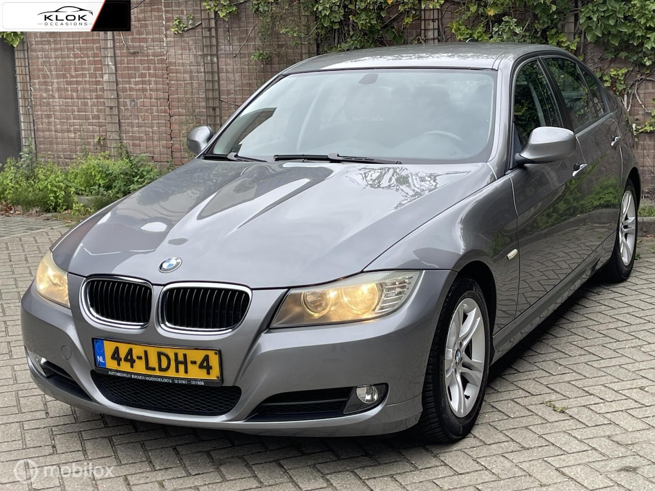 BMW 3-serie - 318i Business Line NAP Clima Cruise Navi Leer - AutoWereld.nl