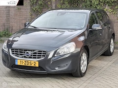 Volvo V60 - 1.6 T3 Kinetic NAP Automaat Navi Cruise Clima