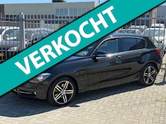 BMW 1-serie - 118i Business AUTOMAAT 5 DEURS Navi l Airco ECC l Stoelverwarming l PDC l TREKHAAK Zeer mo