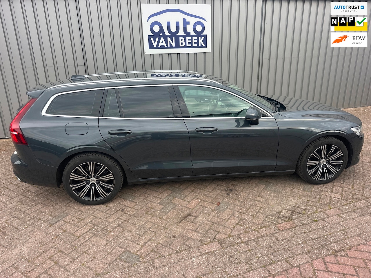 Volvo V60 - 2.0 T4 Inscription 2.0 T4 Inscription - AutoWereld.nl