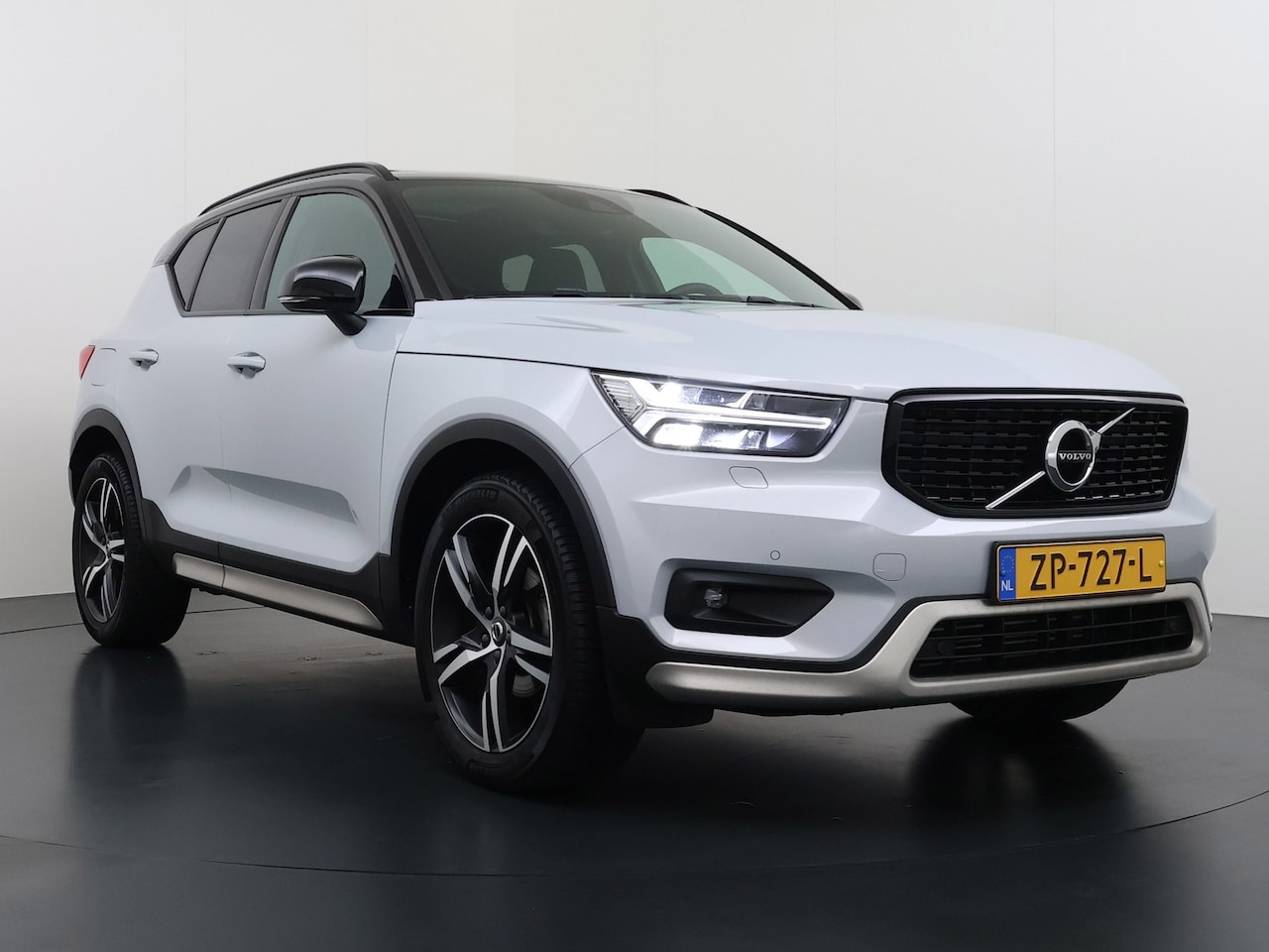 Volvo XC40 - 1.5 T3 R-Design 1.5 T3 R-Design, Meest complete van NL! - AutoWereld.nl