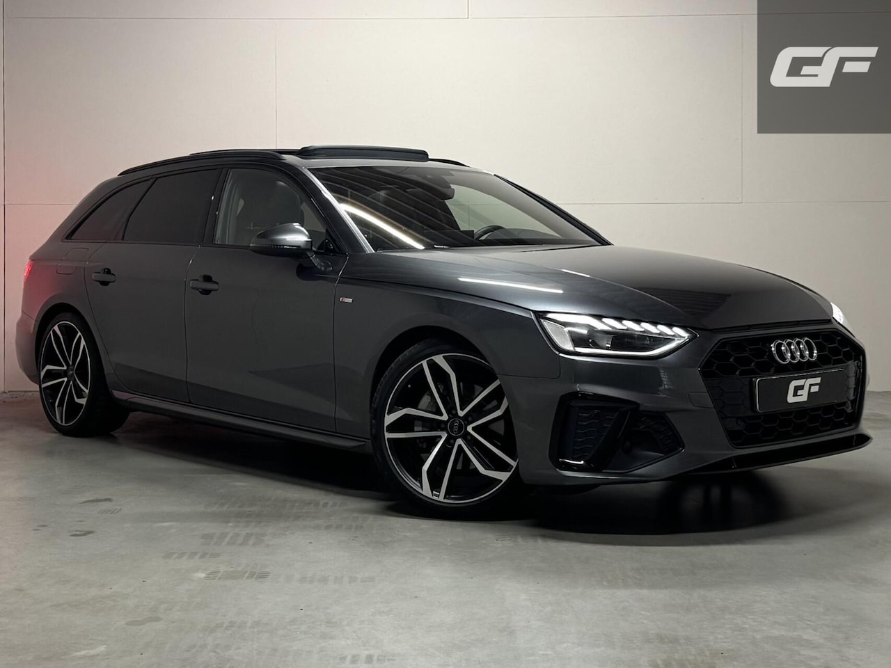 Audi A4 Avant - 40 TFSI S-line Black Edition Pano Leer Memory B&O Sfeer NAP - AutoWereld.nl