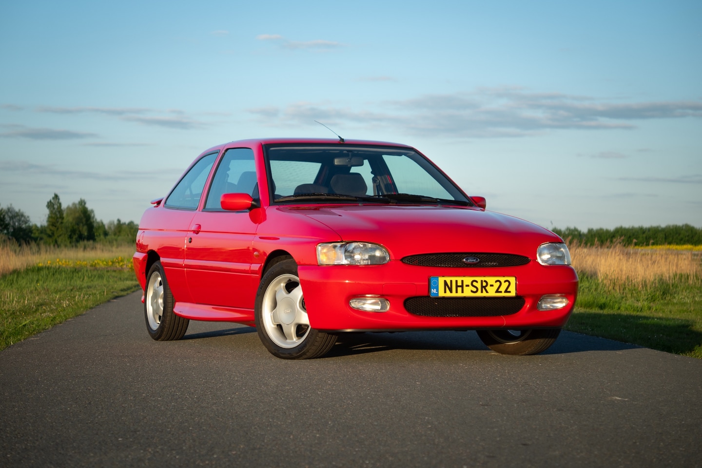 Ford Escort - 2.0 RS 2000 | NL auto !! | 50.200 KM | 150 PK - AutoWereld.nl