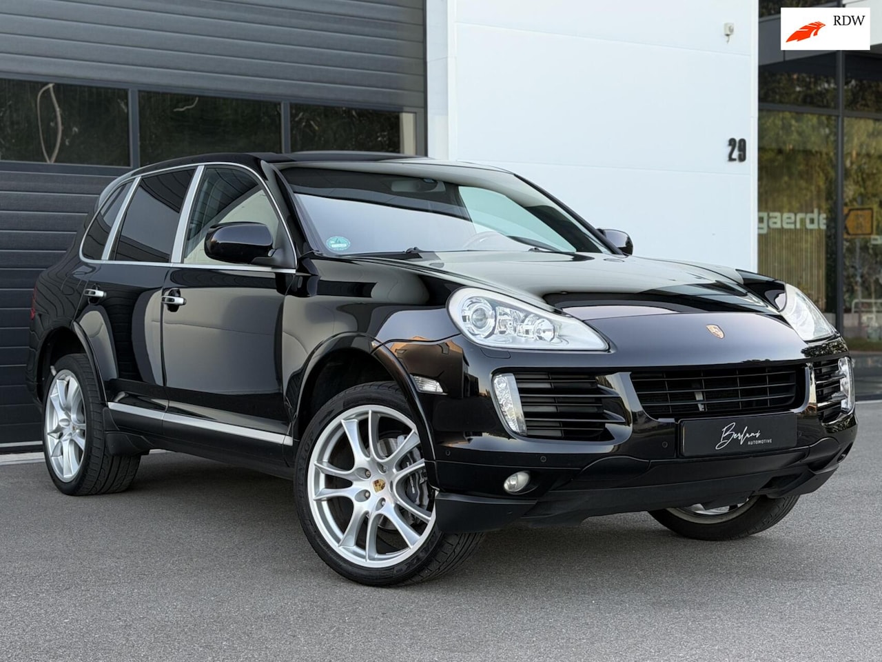 Porsche Cayenne - 3.6 Eerlijke auto!|Carplay|Luchtvering|Trekh - AutoWereld.nl