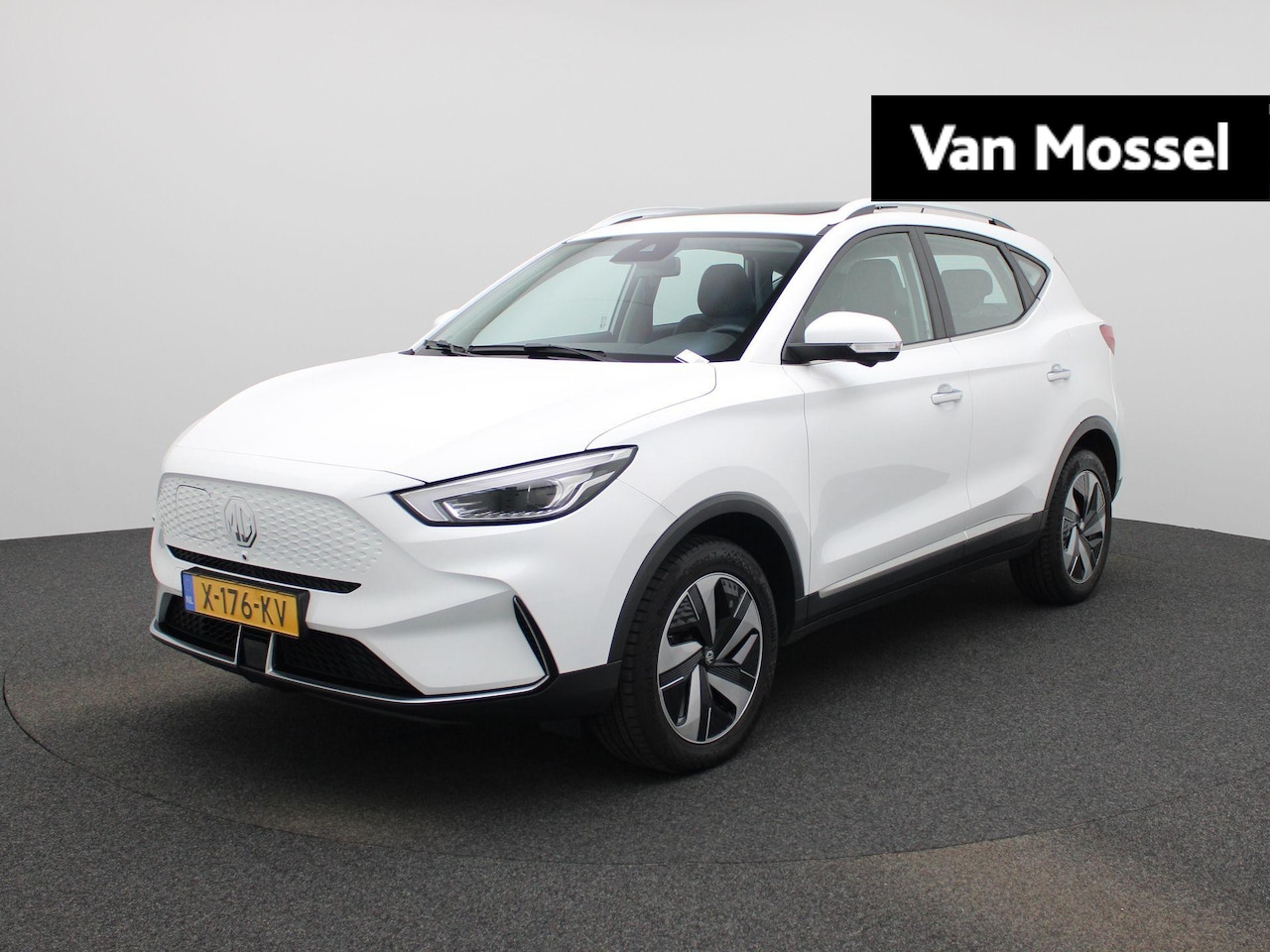 MG ZS - Long Range Luxury 70 kWh | Panoramadak | Leder | Led Koplampen | Navi | 360 Camera | - AutoWereld.nl