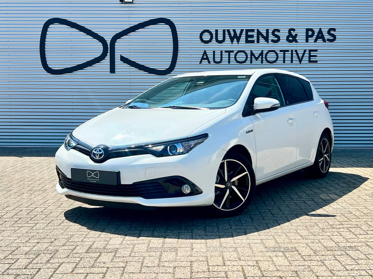 Toyota Auris - 1.8 Hybrid Dynamic | DEALERONDERH. | STOELVERW. | CRUISE | LED | AIRCO - AutoWereld.nl