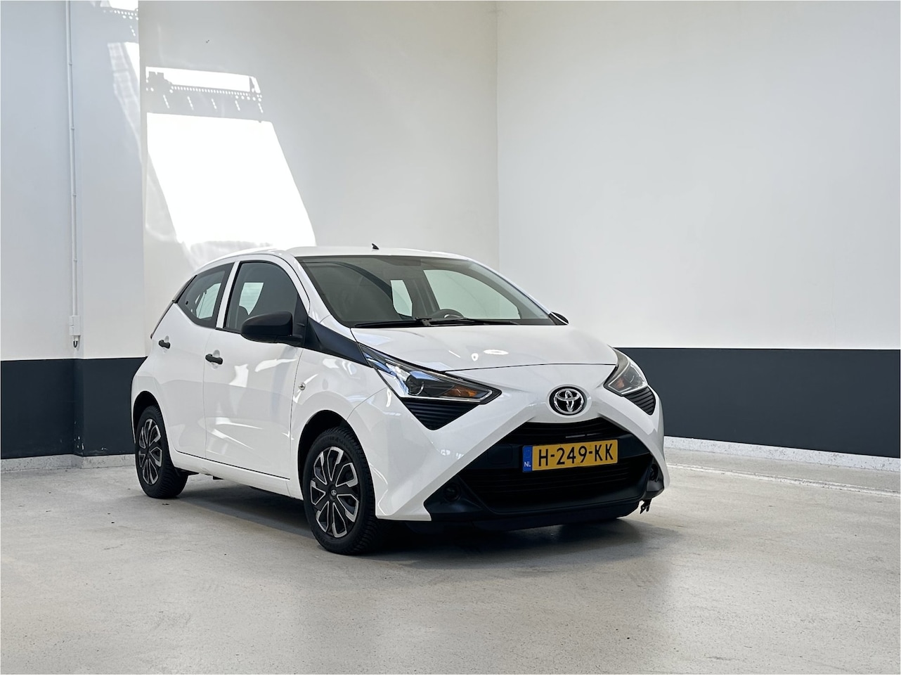 Toyota Aygo - 1.0 VVT-i x-fun| NL| 1 Eig | Airco| C.V | Bluetooth | - AutoWereld.nl