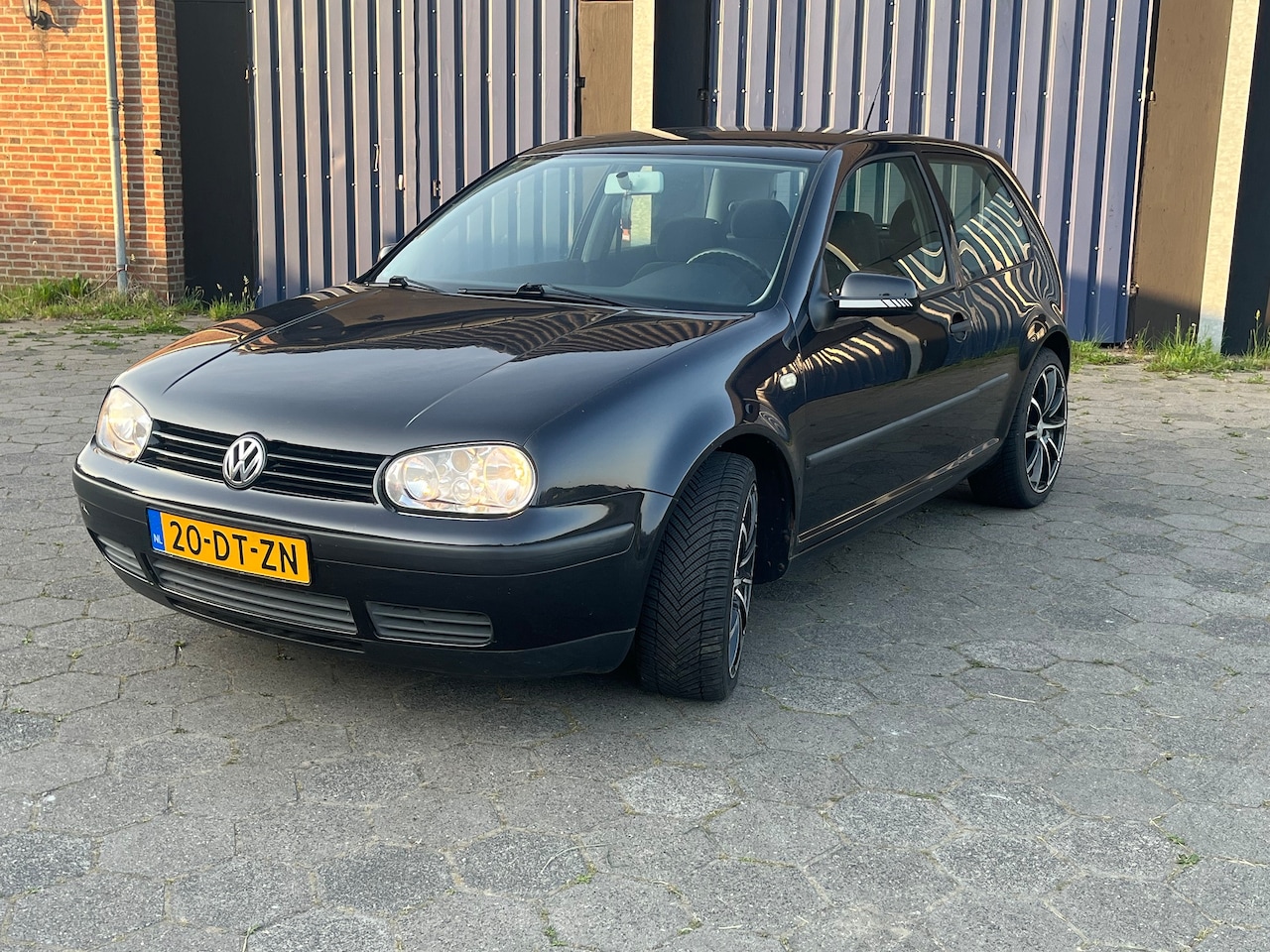 Volkswagen Golf - 1.6 Trendline Trendline SR - AutoWereld.nl