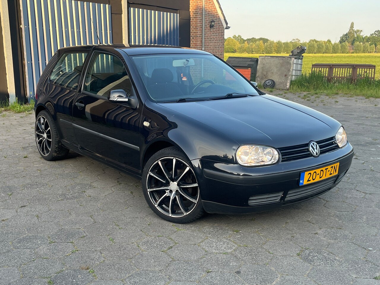 Volkswagen Golf - 1.6 Trendline Trendline SR