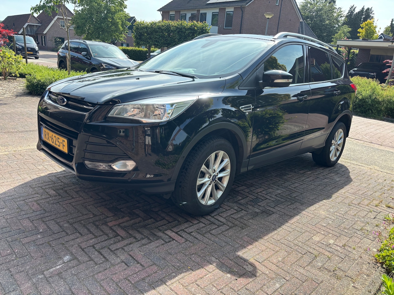 Ford Kuga - 1.5 Titanium 4WD Panoramadak, stoelverwarming, trekhaak, navigatie, halfleer - AutoWereld.nl