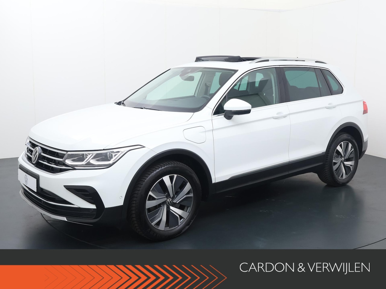 Volkswagen Tiguan - 1.4 TSI eHybrid Elegance | 245 PK | SoH 91% | Panoramadak | Matrix LED koplampen | Dodehoe - AutoWereld.nl