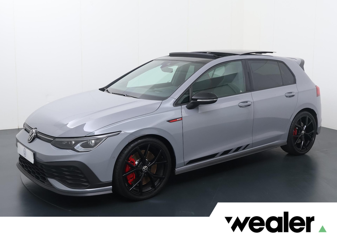 Volkswagen Golf - 2.0 TSI GTI Clubsport | 301 PK | Panoramadak | LED matrix IQ.Light koplampen | 19" LM velg - AutoWereld.nl