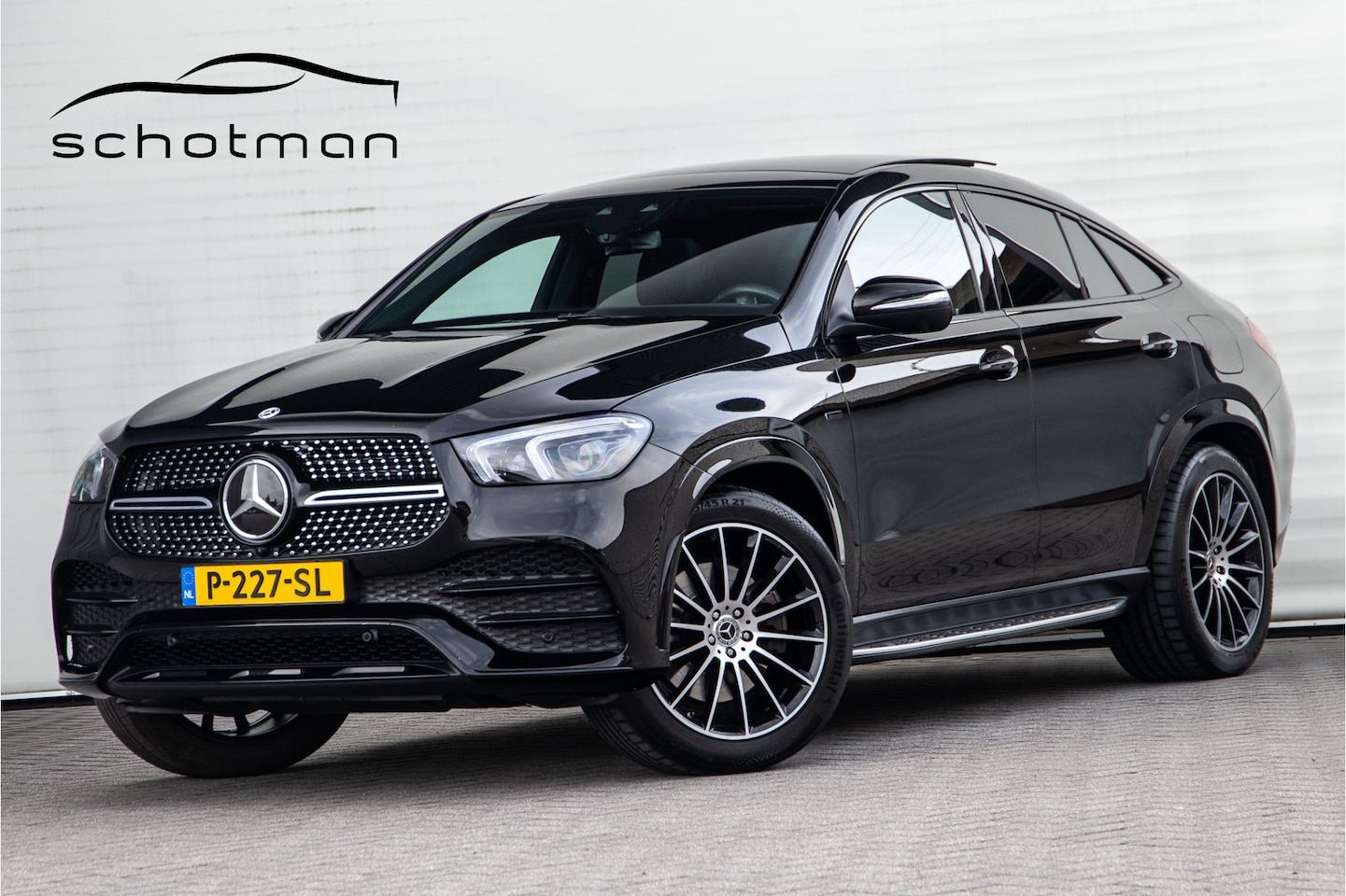 Mercedes-Benz GLE-Klasse Coupé - 350 e 4MATIC AMG Nightpack, Pano, Burmester, Trekhaak, Distronic 2021 - AutoWereld.nl