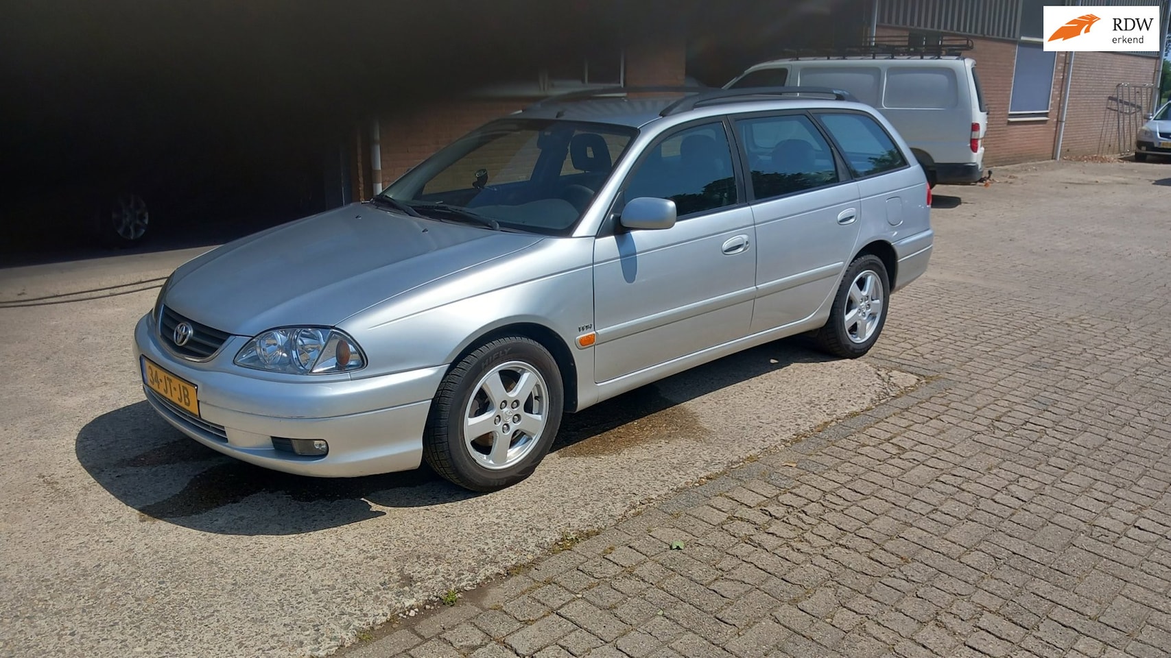 Toyota Avensis Wagon - 1.8-16V Linea Luna airco - AutoWereld.nl