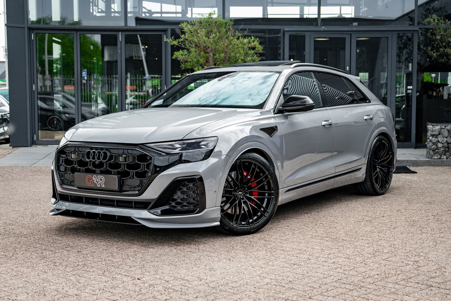 Audi Q8 - 60 TFSI e ABT Aero Competition | Audi Exclusive Nardogrijs | Advanced onderstel | Stoelven - AutoWereld.nl