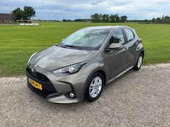 Toyota Yaris - Hybrid 115 Active met 3.925 km en echt als nieuw.