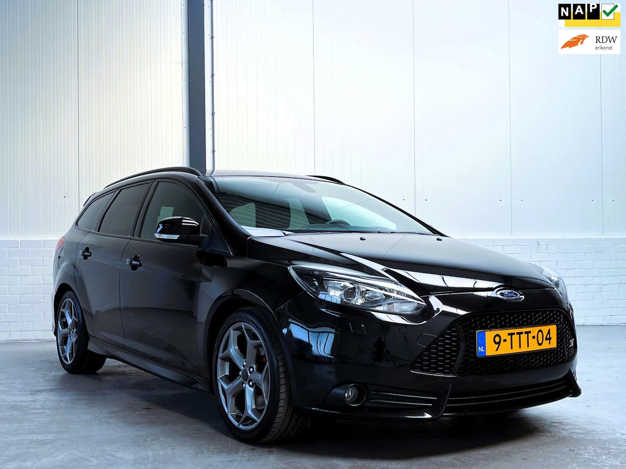 Ford Focus Wagon - 2.0 EcoBoost ST-3|Org NL|1e Eigenaar - AutoWereld.nl