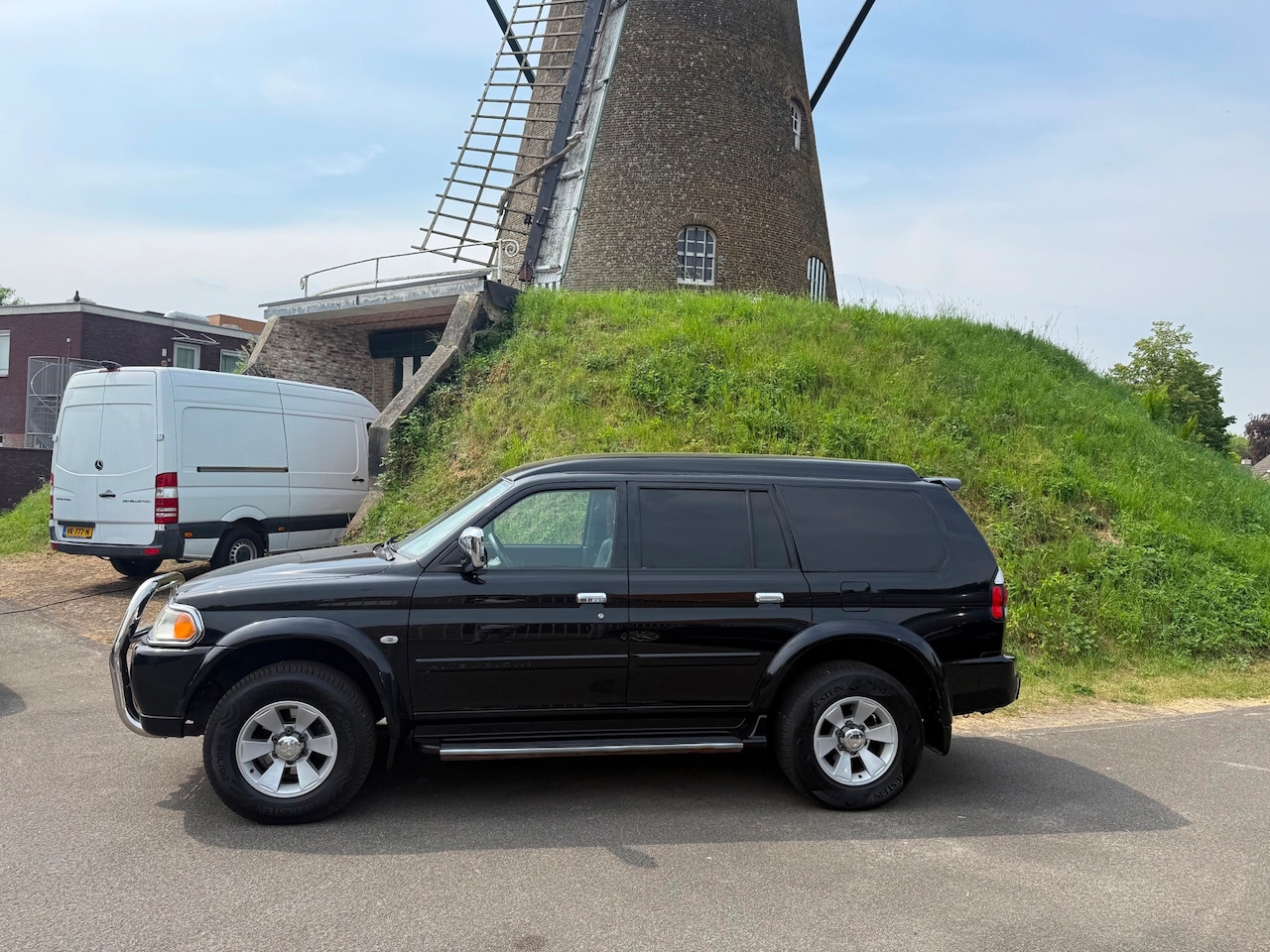 Mitsubishi Pajero Sport - 3.0 V6 GLS Panel Van AUTOMAAT G3 ONDERBOUW CLIMA LEER - AutoWereld.nl