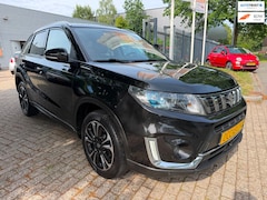 Suzuki Vitara - 1.0 Boosterjet Stijl automaat, panorama, cruise, elec pakket leder, camera, navi, pdc , nw