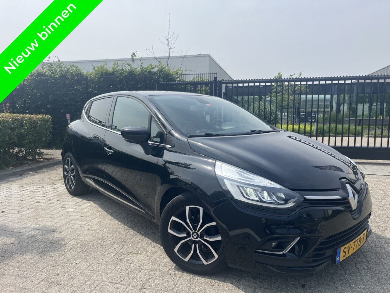 Renault Clio - 1.5 dCi Intens|RLink|Xenon|Bose|Clima|Cruise|Leder - AutoWereld.nl