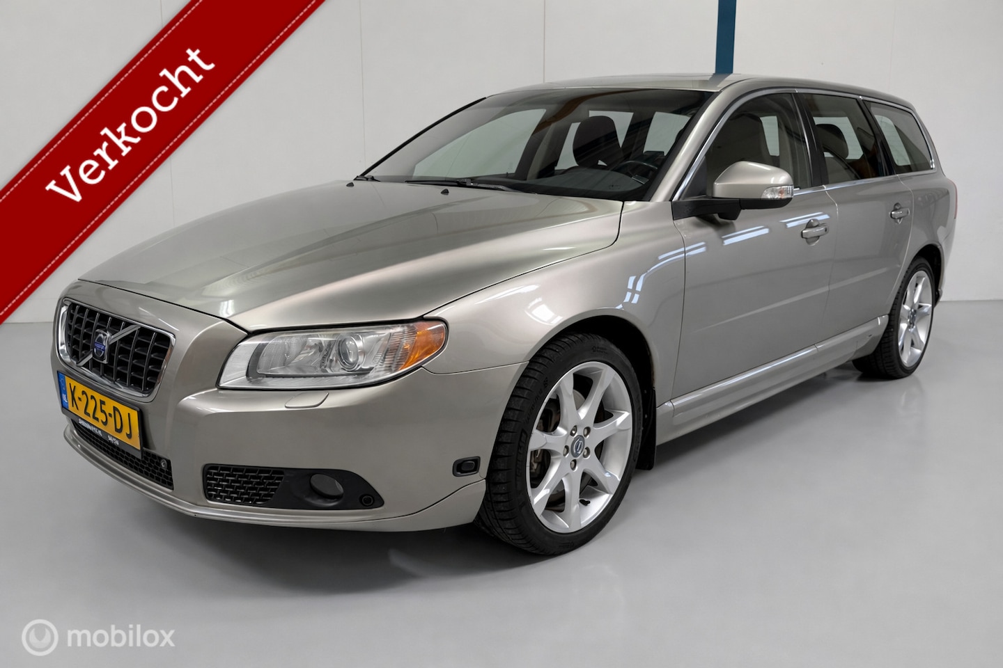 Volvo V70 - 3.0 T6 AWD Summum SCHUIFDAK / LEER - AutoWereld.nl