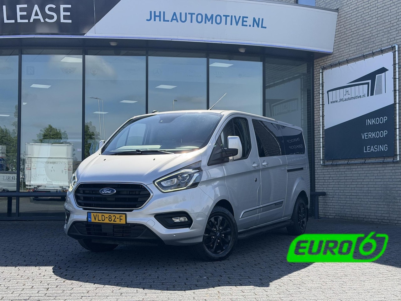 Ford Transit Custom - 320 2.0 TDCI L2H1 DC*PLATINUM*AUTOM.*2XSCHUIF*HAAK - AutoWereld.nl