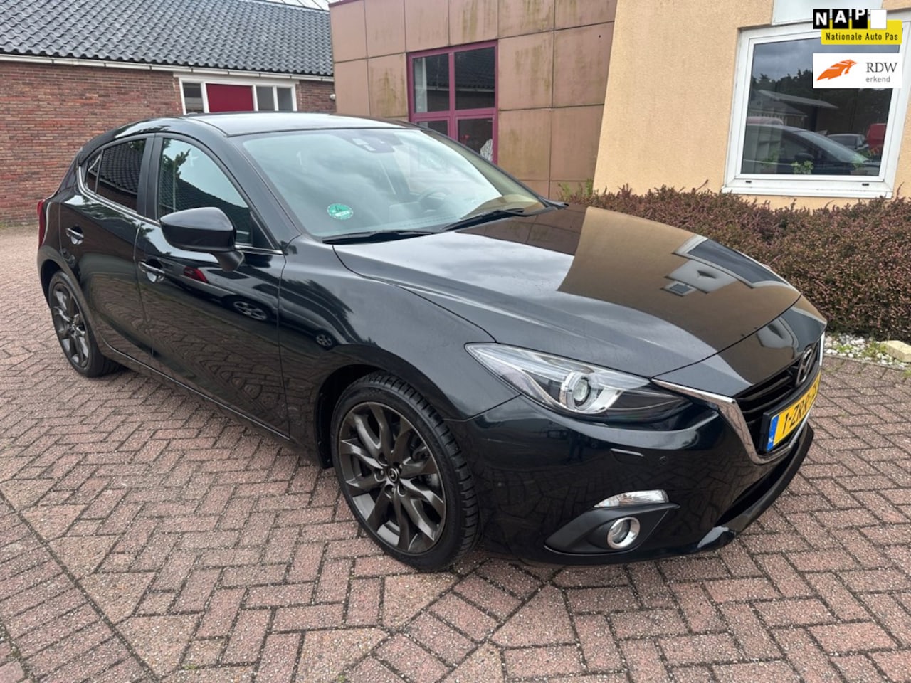 Mazda 3 - 2.0 GT-M navi pdc leer apk nap dealer onderhoud - AutoWereld.nl