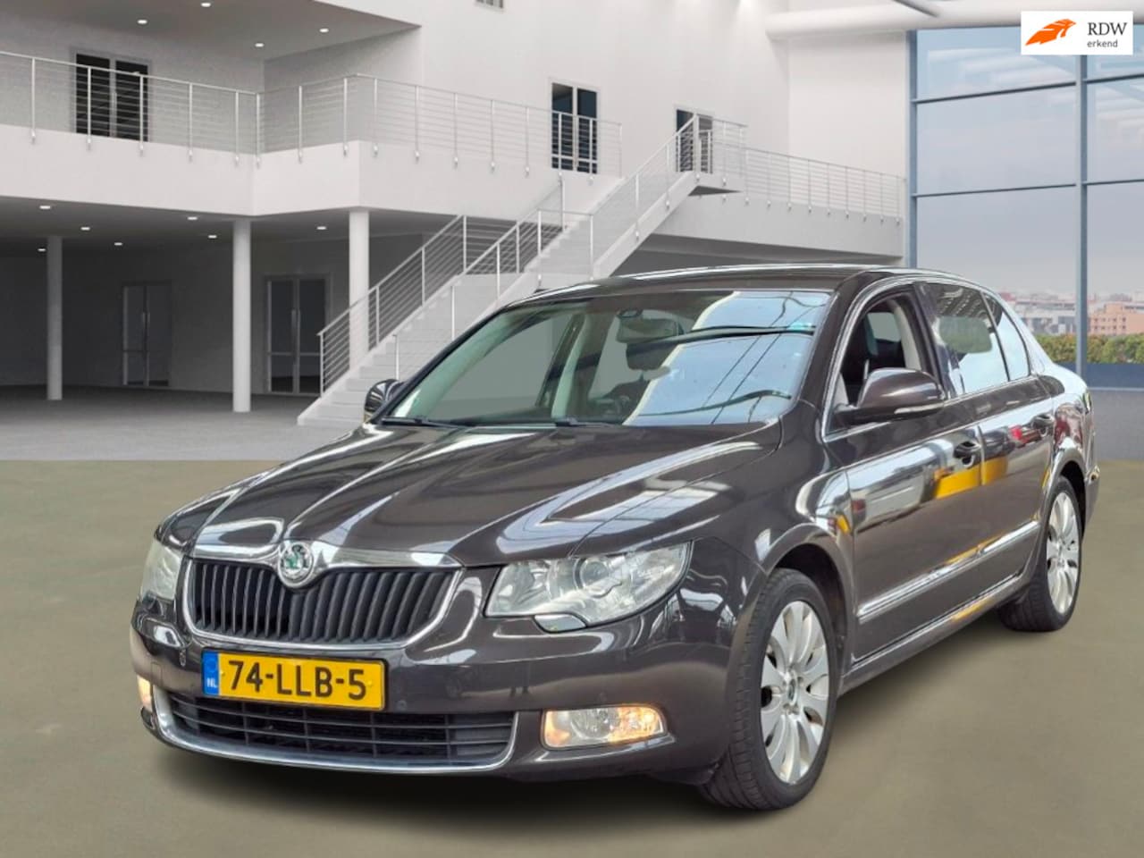 Skoda Superb - 1.8 TSI Elegance Business Line/Automaat/navigatie/airco - AutoWereld.nl