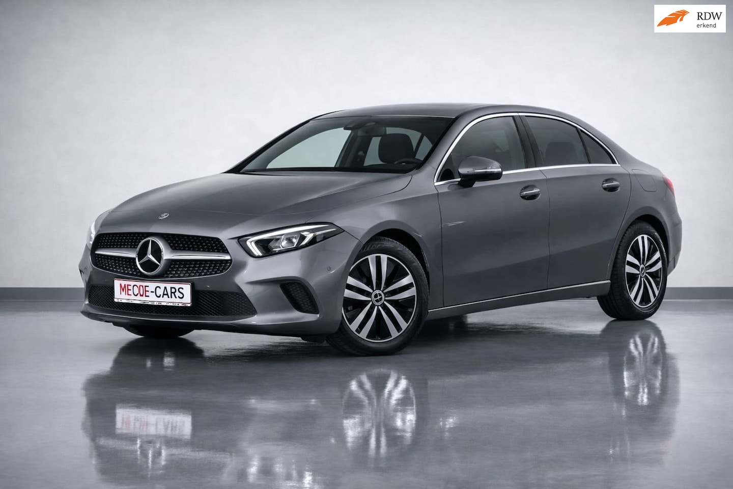Mercedes-Benz A-klasse - 250 e Premium Plus | 1 Jaar Grantie - AutoWereld.nl