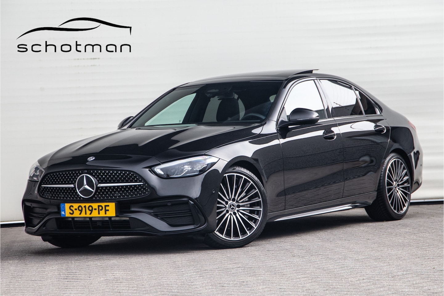 Mercedes-Benz C-klasse - 200 AMG Nightpack, Pano, Carplay, Camera, 2022 - AutoWereld.nl
