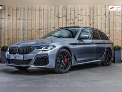 BMW 5-serie Touring - 530e xDrive M-Sport *Pano*B&W*Soft-Close*Laser Led