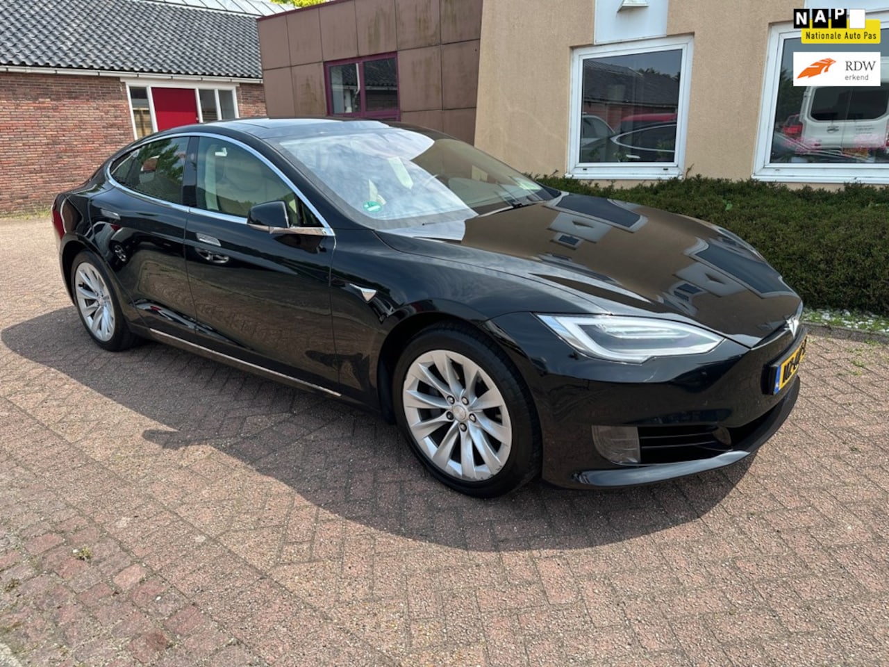 Tesla Model S - 75 Base Autopilot/CCS/Panodak leer - AutoWereld.nl