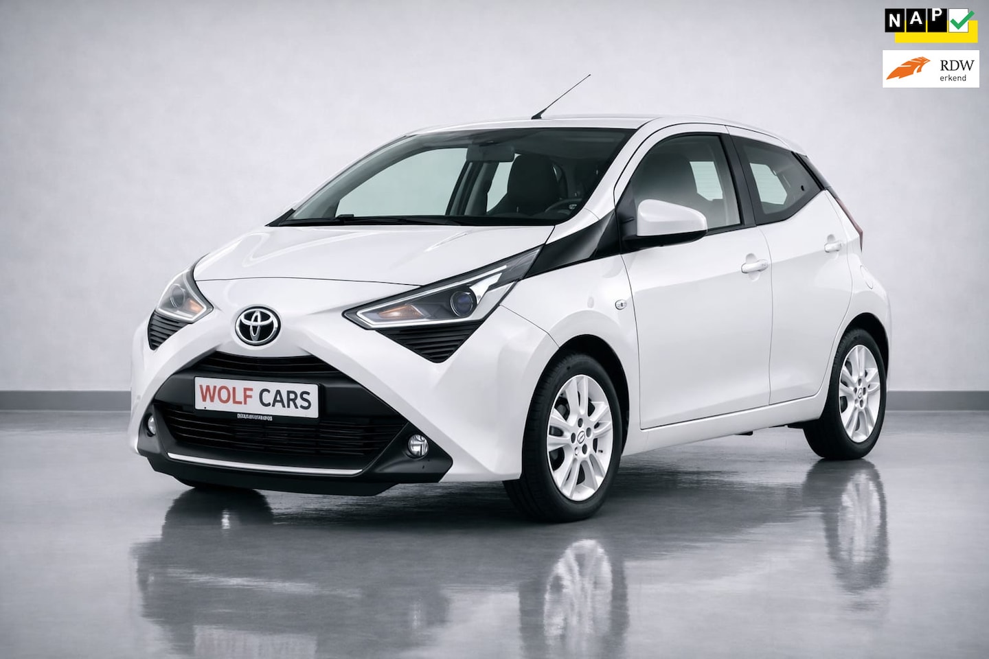 Toyota Aygo - 1.0 VVT-i x-play | Camera | Airco | Nette Auto - AutoWereld.nl