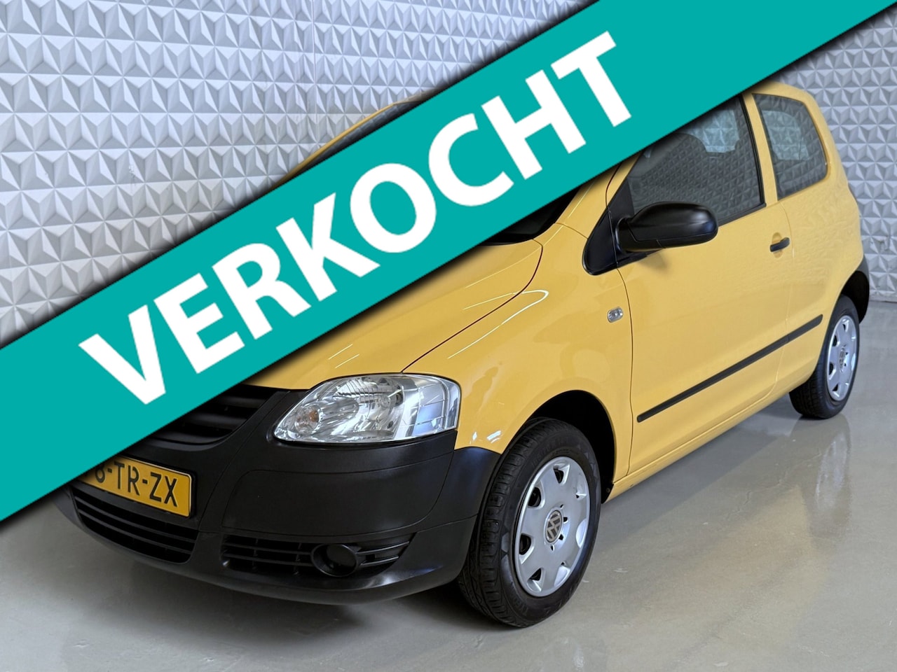 Volkswagen Fox - 1.2 Trendline KNALLLLL-GEEL! 149.000km (2007) - AutoWereld.nl