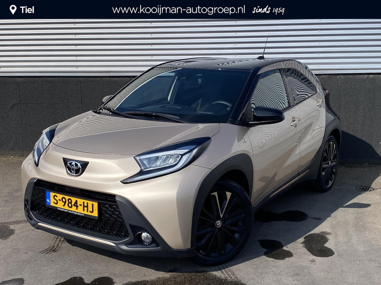 Toyota Aygo X - 1.0 VVT-i S-CVT Premium Automaat, NL-auto, 1e eign. JBL, Stoelverwarming, Parkeersensoren, - AutoWereld.nl