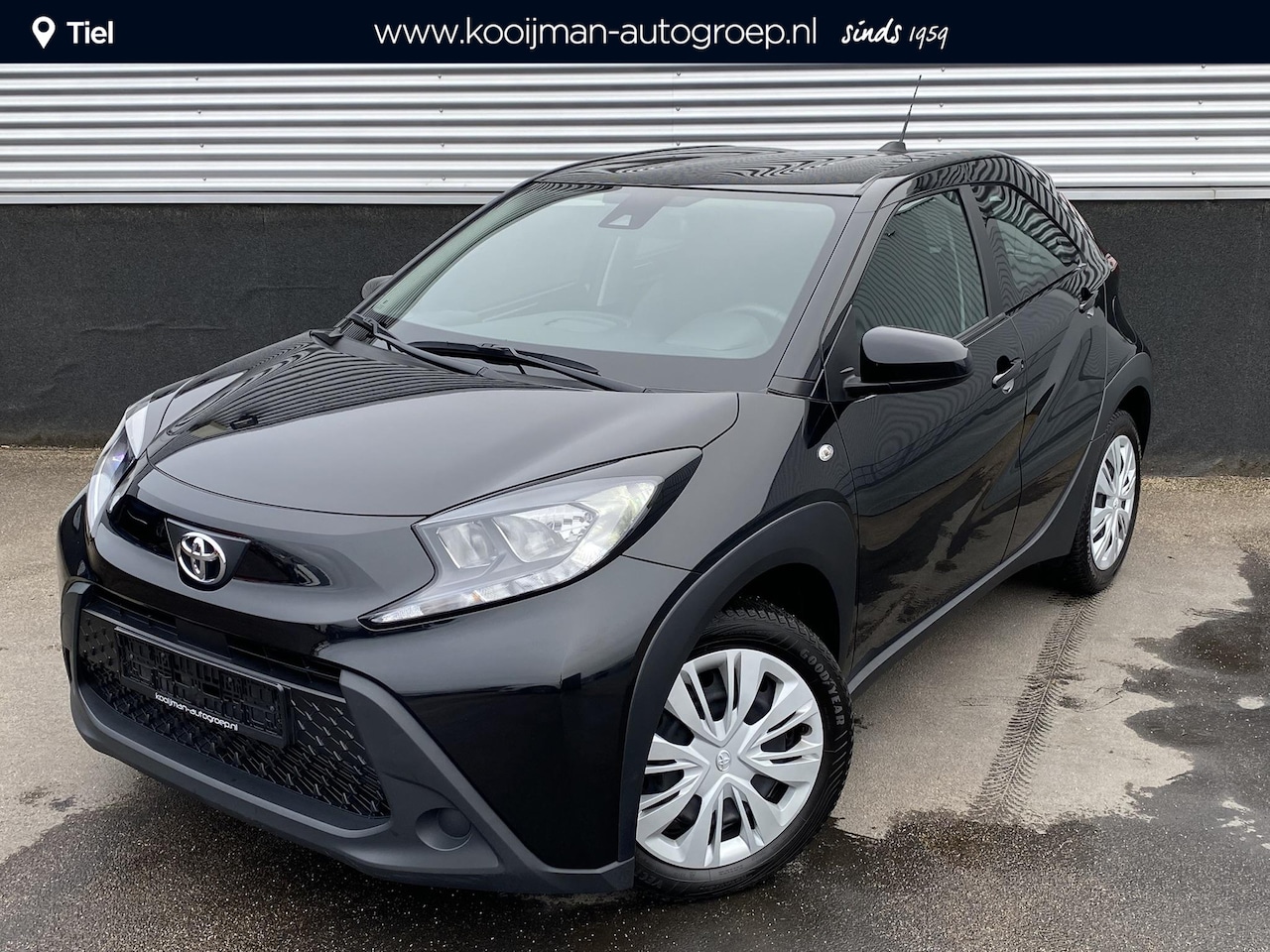 Toyota Aygo X - 1.0 VVT-i MT Play Nederlandse auto, boekjes compleet, achteruitrij camera, navigatie Airco - AutoWereld.nl