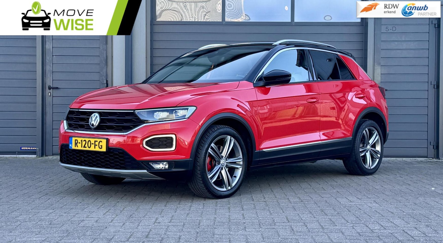 Volkswagen T-Roc - 1.5 TSI 4 Cil 150pk Sport Business R | Automaat | Trekhaak | Adpt. Cruise | 2019 | Dealero - AutoWereld.nl
