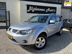 Mitsubishi Outlander - 2.4 Intro Edition 2WD Dealer Onderhouden | Cruise | PDC | Trekhaak Afnb