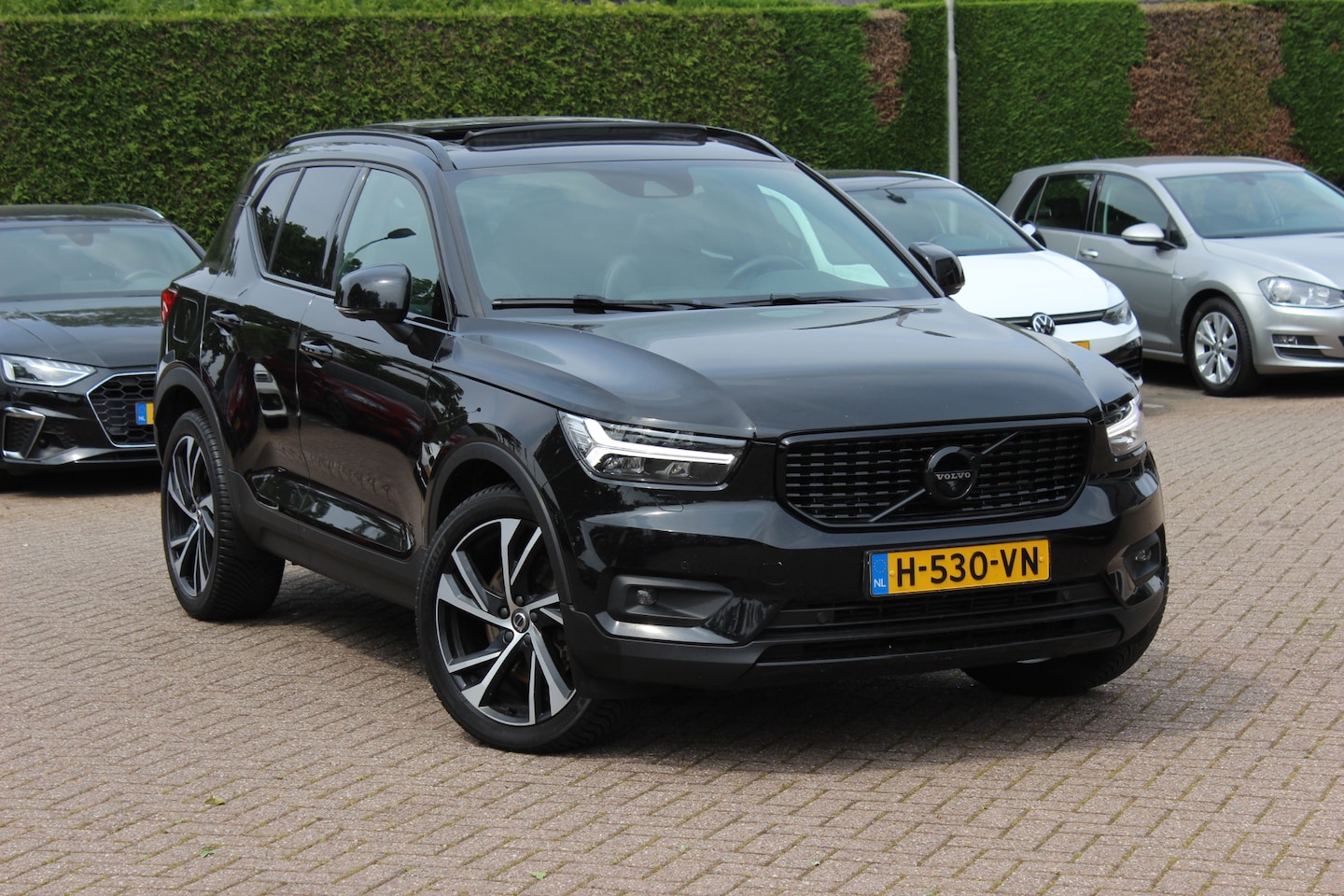 Volvo XC40 - 1.5 T5 Twin Engine Inscription R-Design / Full option! / Trekhaak / Panoramadak / 360Camer - AutoWereld.nl