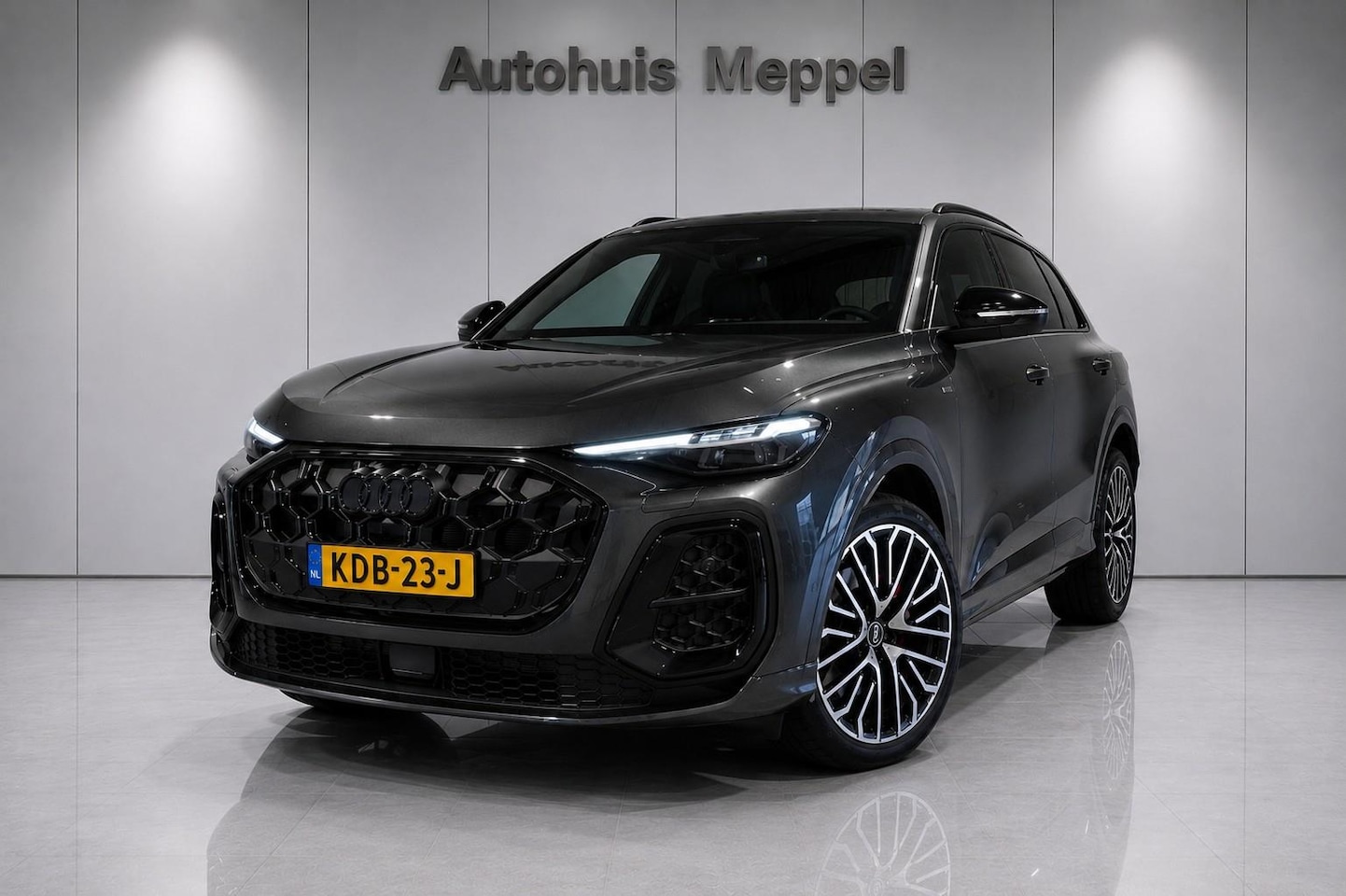Audi Q5 - Quattro *DIRECT RIJDEN*S-Line*Matrix*Trekhaak*Pano*5-jaar garantie - AutoWereld.nl