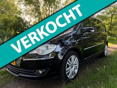 Volkswagen Touran - 1.4 TSI Highline 7P/Navi/Cruise/P.sensoren/Clima/APK NEW