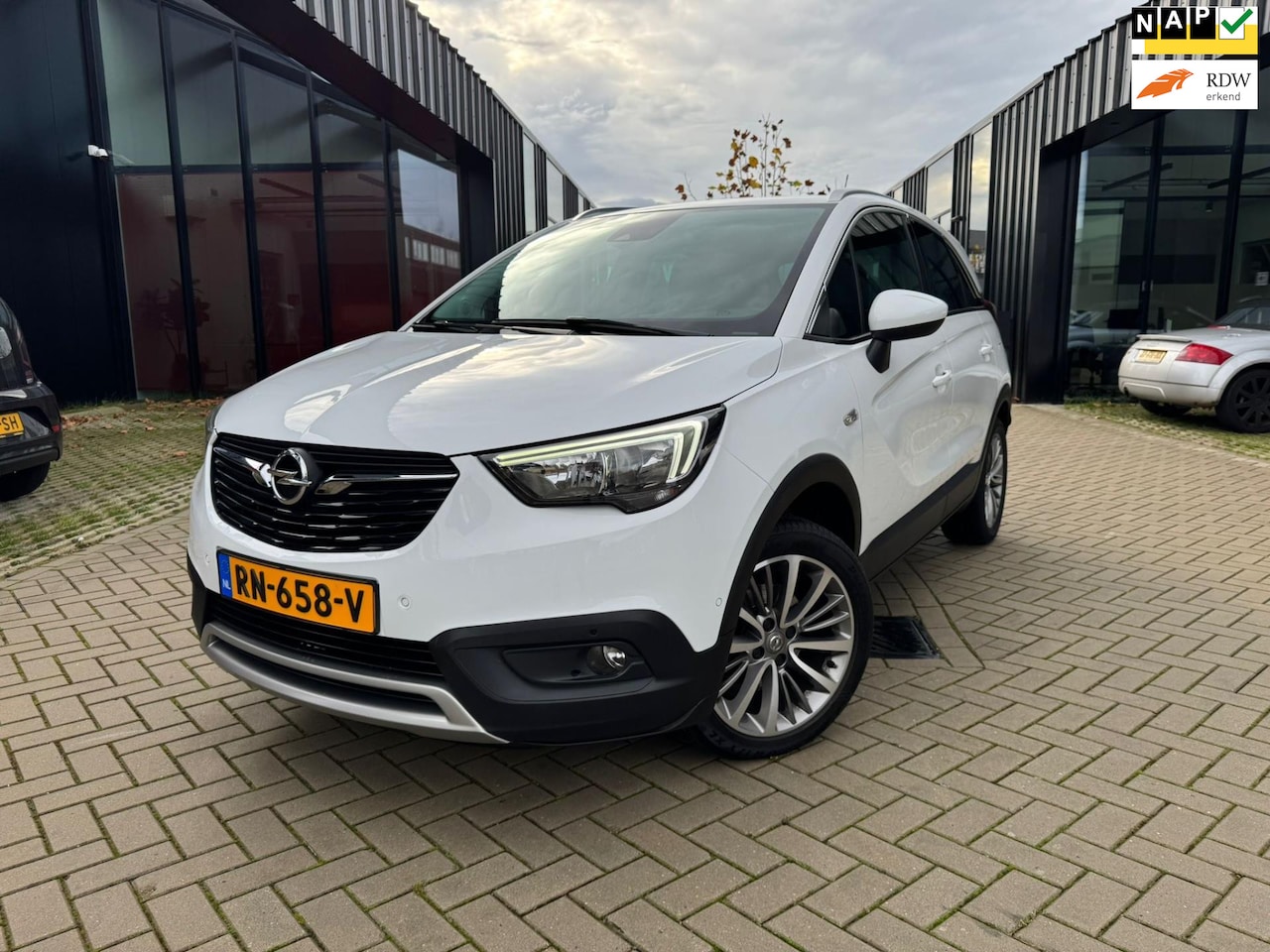 Opel Crossland X - 1.2 Turbo Innovation Automaat Trekhaak Clima NL Auto NAP - AutoWereld.nl