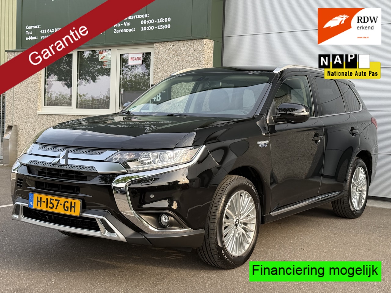 Mitsubishi Outlander - 2.4 PHEV Pure Nap Carplay Keyless Camera Trekhaak Cruise Clima Nav - AutoWereld.nl