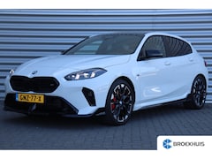 BMW 1-serie - 1-Serie M135 xDRIVE 300PK AUTOMAAT / NAVI / LEDER / CLIMA / LED / PDC / HUD / 19" LMV / CA